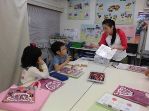 COCO塾ジュニアは、なぜ日本人講師なのか? お子様に対する『きめ細かな対応』が、決め手です! 英語 COCO塾ジュニア ブロックとロボットで学ぶ科学教室 トゥルース・アカデミー横浜日吉校 COCO塾ジュニアは、なぜ日本人講師なのか? お子様に対する『きめ細かな対応』が、決め手です! 英語 COCO塾ジュニア ブロックとロボットで学ぶ科学教室 トゥルース・アカデミー横浜日吉校